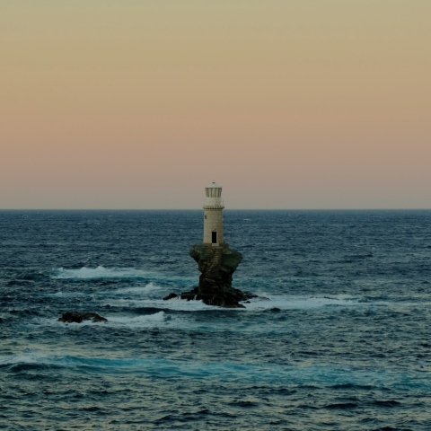 Τουρλίτης, ένας από τους πιο όμορφους φάρους του κόσμου