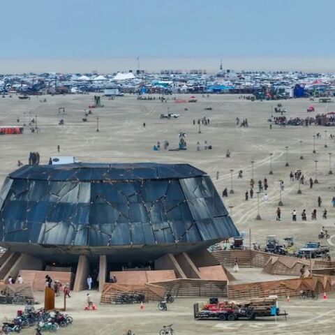 Άνδρας βρέθηκε νεκρός σε «λίμνη αίματος» στο Burning Man - Οι αρχές της Νεβάδα ερευνούν ανθρωποκτονία - Το φεστιβάλ συνεχίζεται 