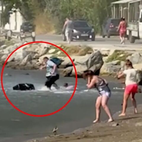 Σκιάθος: Τουρμπίνες αεροπλάνου εκτόξευσαν βαλίτσες τουριστών στη θάλασσα - Δείτε το βίντεο