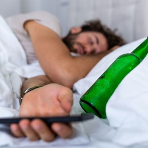 Άνδρας από τη Γλασκώβη υπέφερε τέσσερις εβδομάδες από χανγκόβερ μετά από 60 μπίρες - Η υπερβολική κατανάλωση αλκοόλ προκάλεσε αυτοάνοσο πρόβλημα στον 37χρονο