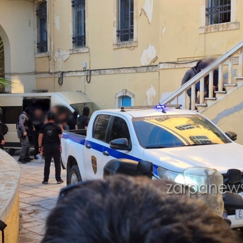 Τα μέλη της συμμορίας οδηγήθηκαν τη Δευτέρα στον Ανακριτή στην Κρήτη