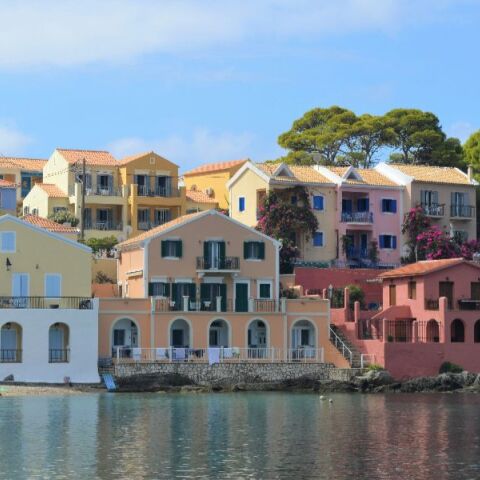 Φολέγανδρος και Κεφαλονιά μαγεύουν τους Γάλλους με την απόκρημνη ομορφιά και την αυθεντικότητά τους