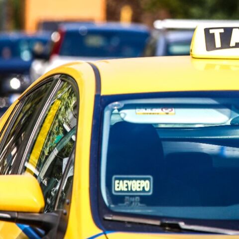 Τουρίστρια "ξεμπρόστιασε" στο TikTok οδηγό ταξί 