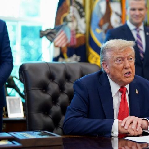 Πώς οι θεωρίες συνωμοσίας για την υγεία του Τραμπ γιγαντώθηκαν στα μέσα κοινωνικής δικτύωσης