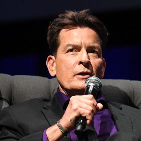 Ο Τσάρλι Σιν αποκάλυψε ότι είχε ερωτικές σχέσεις με άνδρες 