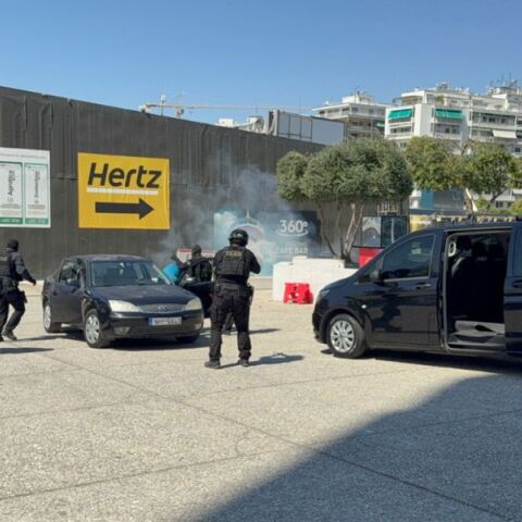 «Περιστατικό ομηρίας» στη 89η ΔΕΘ: Η εντυπωσιακή άσκηση της ΕΚΑΜ - Δείτε το βίντεο