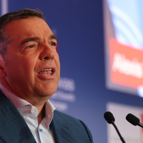 Rebranding Τσίπρα: Άνθρακας ο θησαυρός