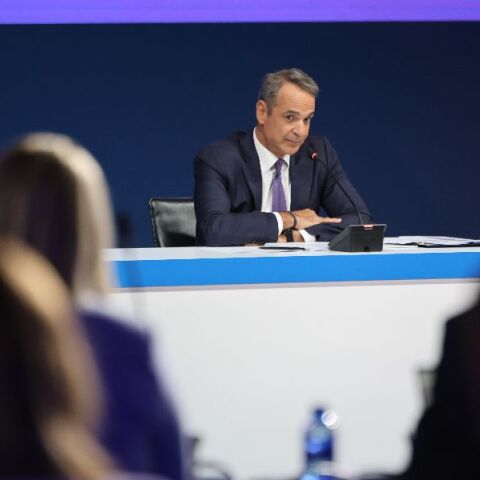 Γιατί δεν δόθηκε ο 13ος μισθός στο Δημόσιο - Η απάντηση Μητσοτάκη στη Συνέντευξη Τύπου