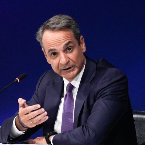 Μητσοτάκης σε ΜΜΕ: Να παρουσιάζετε με θάρρος και τα καλά και τα στραβά του ΕΣΥ