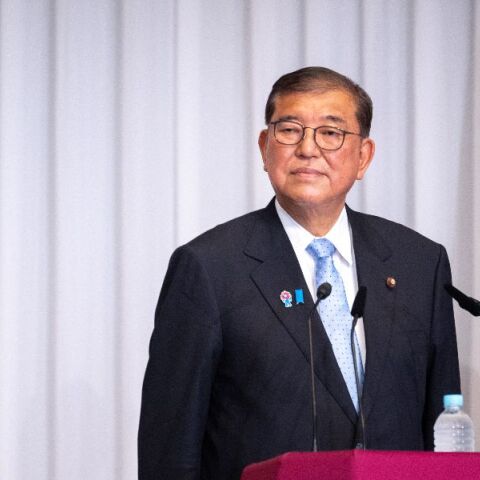 Παραιτείται ο πρωθυπουργός της Ιαπωνίας, Σιγκέρου Ισίμπα