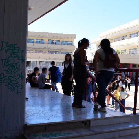 Ανοίγουν τα σχολεία - Οι αλλαγές στη διδακτέα ύλη, λαχανόκηποι σε νηπιαγωγεία και δημοτικά και το Ψηφιακό Φροντιστήριο