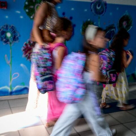 Τι ώρα θα γίνει ο αγιασμός στα σχολεία - Πότε θα πάρουν βιβλία οι μαθητές