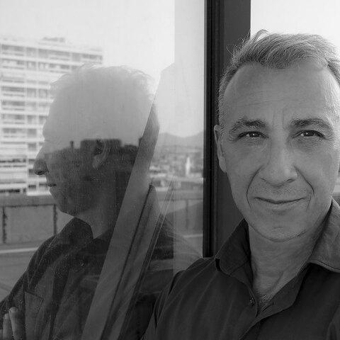 Ο Μίνως Μάτσας στα τραγούδια του κόσμου