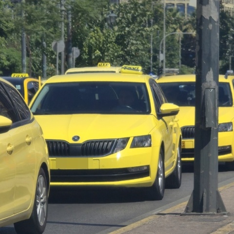 Δυσκολίες στην Κηφισίας από την κινητοποίηση των οδηγών ταξί 