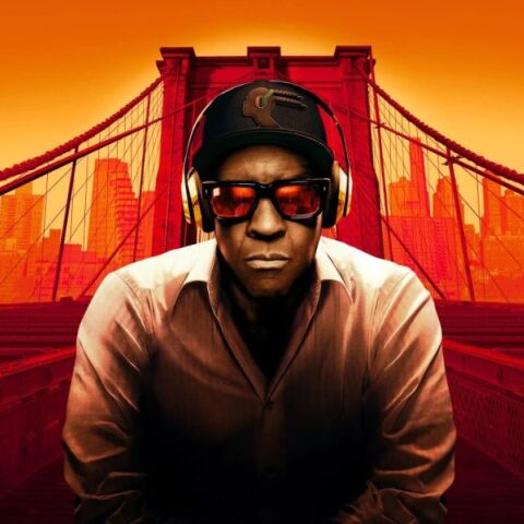 Ο Σπάικ Λι, ο Κουροσάβα και ο Εντ ΜακΜπέιν μπαίνουν σε ένα μπαρ