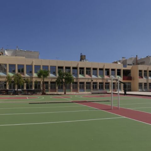 Ξεκίνησε η λειτουργία των πρώτων έξι Δημόσιων Ωνάσειων Σχολείων σε Αχαρνές, Περιστέρι, Κολωνό, Ξηροκρήνη Θεσσαλονίκης, Κοζάνη και Ξάνθη. 