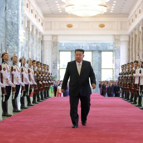 Βόρεια Κορέα: Νέα έκθεση του ΟΗΕ αποκαλύπτει κλιμάκωση θανατικών ποινών και καταπίεσης, ενώ ο πληθυσμός αντιμετωπίζει αυξημένη επιτήρηση και έλλειψη τροφίμων.