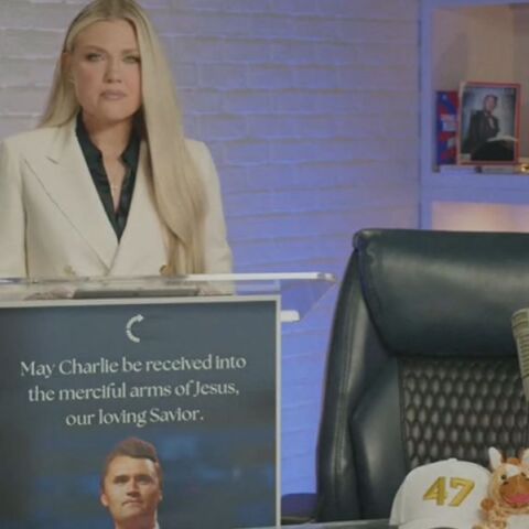 Η Έρικα Κερκ, χήρα του Τσάρλι Κερκ, ορκίστηκε ότι το έργο του θα συνεχιστεί © BBC/screen shot