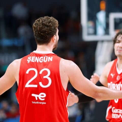 Η Τουρκία εξασφάλισε την παρουσία της στον μεγάλο τελικό του Eurobasket 2025, καθώς επικράτησε με το εμφατικό 94-68 της Εθνικής Ελλάδας στον ημιτελικό. 