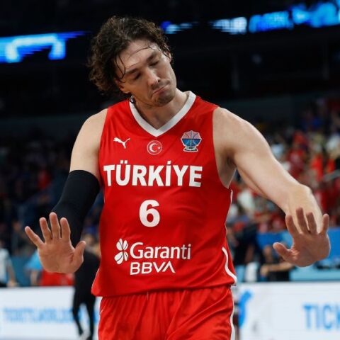 Eurobasket 2025: Αντιδράσεις προκαλεί ανάρτηση της τουρκικής ομοσπονδίας μπάσκετ, μετά τη νίκη της Τουρκίας επί της Ελλάδας στον ημιτελικό.