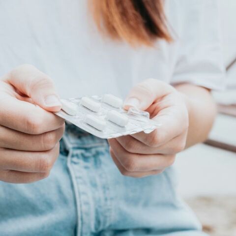 Μελέτη αποκαλύπτει ότι η παραπληροφόρηση στα social media δημιουργεί μια ψυχολογική επίδραση που ωθεί τις γυναίκες να εγκαταλείπουν το χάπι αντισύλληψης. 