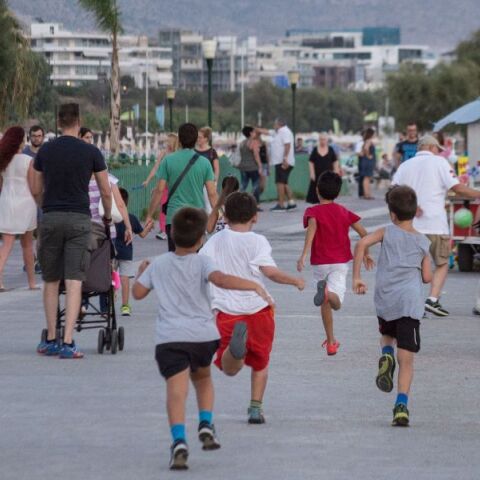 Νέο φορολογικό τοπίο για τους πολύτεκνους με μηδενικό φόρο στα 20.000 ευρώ, αυξημένο αφορολόγητο και μέτρα στήριξης σε όλη τη χώρα.