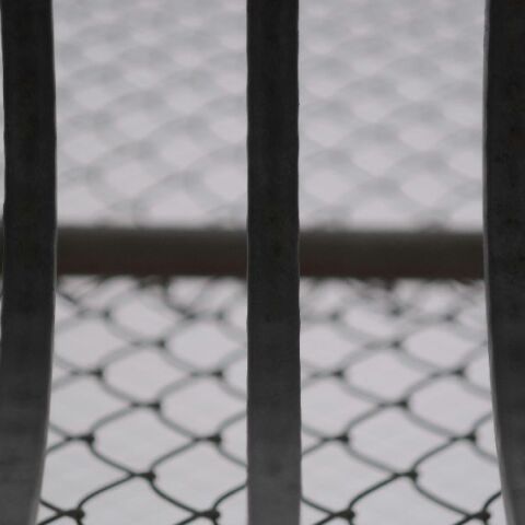 Φρίκη στις φυλακές της Κύπρου: Κατάδικοι βίαζαν συγκρατούμενό τους και έβγαζαν βίντεο