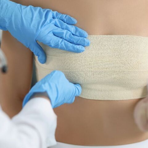 Προληπτικός μαστολογικός έλεγχος: Από ποια ηλικία ξεκινά, ποιες εξετάσεις χρειάζονται και ποιον γιατρό να δείτε