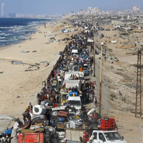 Το Ισραήλ ισοπεδώνει τη Γάζα - 400.000 Παλαιστίνιοι εγκαταλείπουν την πόλη σε καραβάνια, προελαύνουν τα τανκς του Ισραήλ