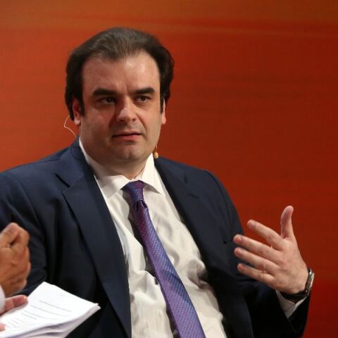 Μήνυμα Πιερρακάκη στους νέους για τις φοροελαφρύνσεις