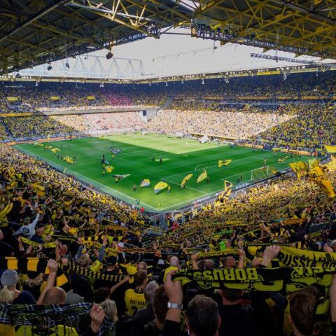 Η Μπορούσια Ντόρτμουντ απολογήθηκε για βίντεο που φαινόταν να κοροϊδεύει γυναίκα με τραυλισμό σε ανάρτηση στο TikTok - Προσκάλεσε την Τζέσι Γιέντλ σε αγώνα.