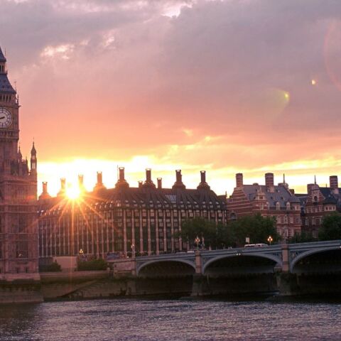 Silent Courier: Πώς η MI6 στρατολογεί Ρώσους πράκτορες μέσω dark web