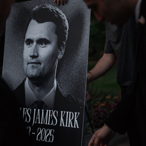 Μετατοπίζοντας τα όρια της (πολιτικής) επιστήμης: Ήταν ακροδεξιές οι ιδέες του Τσάρλι Κερκ;