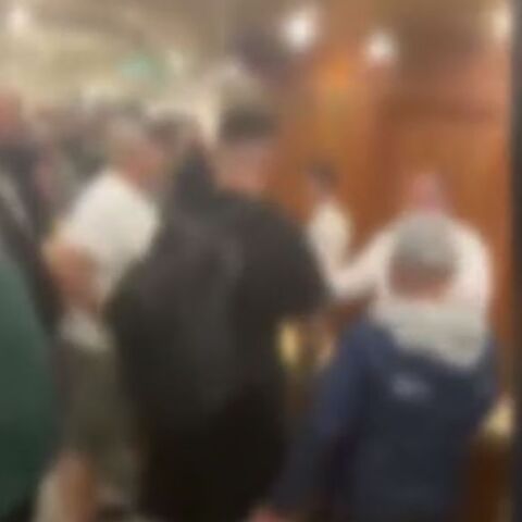 Ένταση σε πλοίο με προορισμό την Κρήτη που δεν έδεσε στη Μήλο λόγω καιρού - «Θα κάτσουμε 5 μέρες στην Κρήτη;»