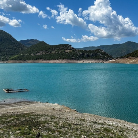 Λίμνη Μόρνου