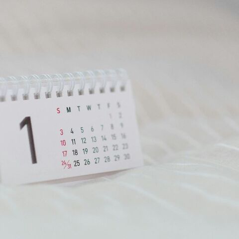 Οι αργίες που απομένουν μέχρι το τέλος του 2025 και όλα τα τριήμερα του 2026