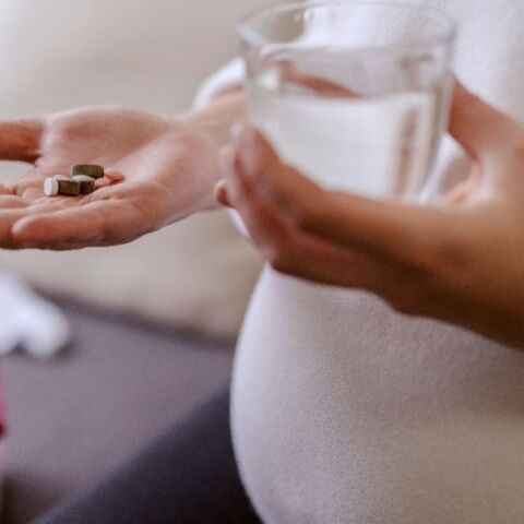 Ευρωπαϊκός Οργανισμός Φαρμάκων: Ασφαλής η χρήση παρακεταμόλης στην εγκυμοσύνη