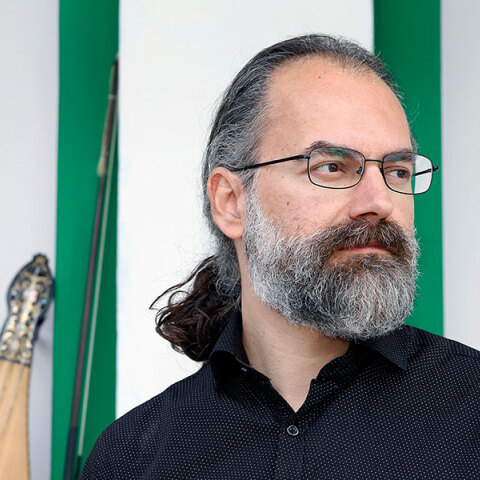 Podcast Πανικοβάλ | O Σωκράτης Σινόπουλος μιλάει για τη μοναδική συνάντηση πνευματικών παραδόσεων