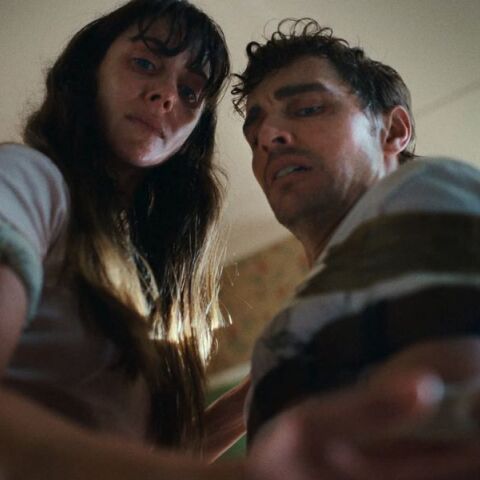 Η αυστραλιανή ταινία τρόμου Together προβλήθηκε στην Κίνα με τεχνητή αλλοίωση σκηνής γάμου ομόφυλου ζευγαριού - Έντονες αντιδράσεις.