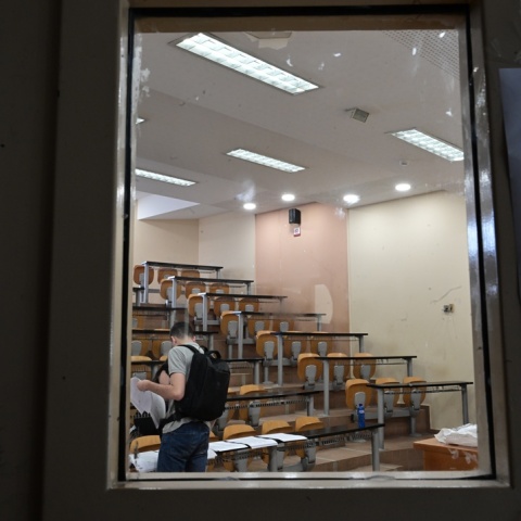 Φοιτητές μέσα σε αμφιθέατρο πανεπιστημίου