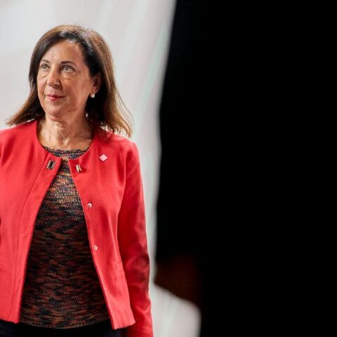 Επίθεση της Ρωσίας μέσω παρεμβολών στο GPS του αεροσκάφους που επέβαινε η Ισπανίδα υπουργός Άμυνας