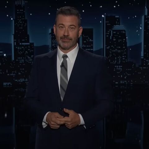 Επενδυτές της Disney ζητούν έγγραφα για την αναστολή της εκπομπής του Τζίμι Κίμελ, μετά από κατηγορίες λογοκρισίας και σημαντική πτώση της μετοχής της εταιρίας.