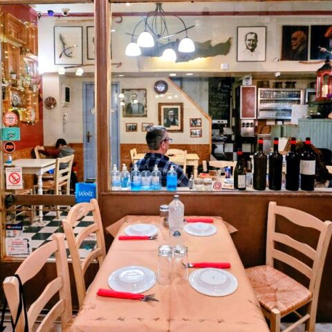 Εστιατόριο Κρήτη, Πλατεία Κάνιγγος