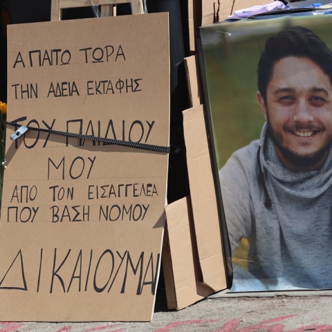 Ο Πάνος Ρούτσι κάνει απεργία πείνας ζητώντας την εκταφή του παιδιού του