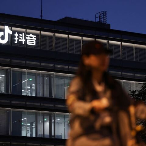 Η βασιλική οικογένεια του Άμπου Ντάμπι αποκτά μερίδιο 15% στo αμερικανικό TikTok βάσει συμφωνίας με τον Ντόναλντ Τραμπ - Αποτιμάται στα 14 δισ. δολάρια 