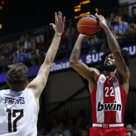 Ολυμπιακός-Προμηθέας 92-83: Πήρε το Super Cup για 4η συνεχόμενη χρονιά