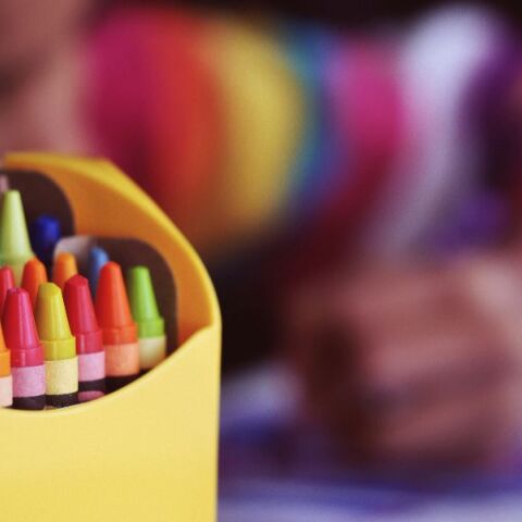 Κακοποίηση 2χρονου στoν Αυλώνα: «Μόλις βγήκε έπεσε στο τραπέζι εξουθενωμένο από τις φωνές, από το ξύλο» λέει μάρτυρας