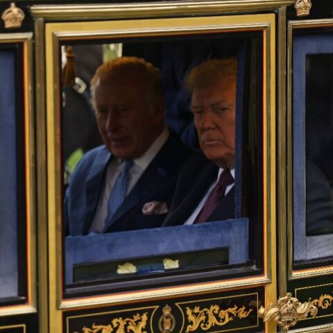 Αποκάλυψη Telegraph: Πώς ο Κάρολος επηρέασε τον Τραμπ για τον πόλεμο στην Ουκρανία