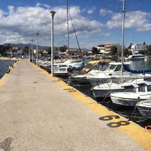 Το λιμανάκι της Πάχης Μεγάρων