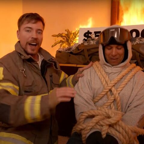 Ο MrBeast υπερασπίζεται βίντεο όπου κασκαντέρ δραπετεύει από φλεγόμενο κτίριο για μισό εκατ. δολάρια - Τι υποστηρίζει ο πιο δημοφιλής YouTuber στον κόσμο